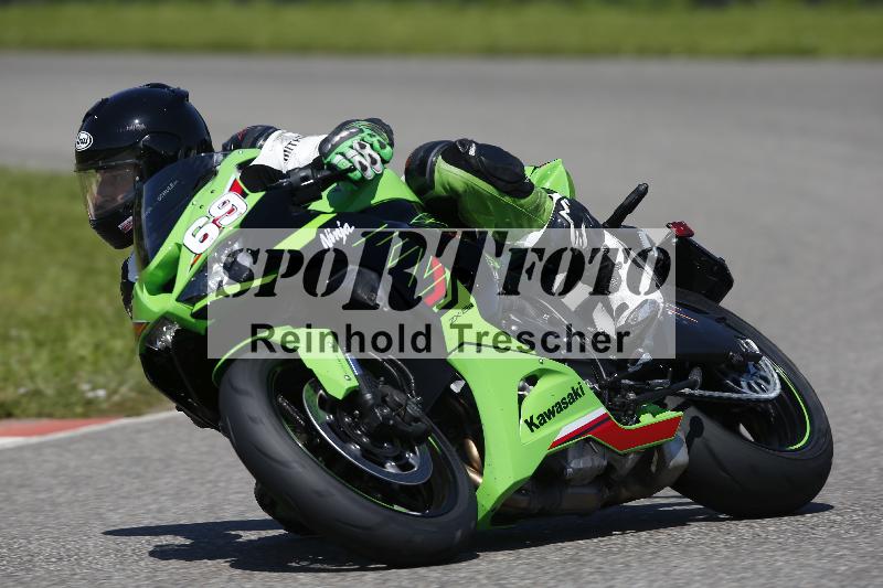 /Archiv-2024/29 12.06.2024 MOTO.CH Track Day ADR/Gruppe rot/69